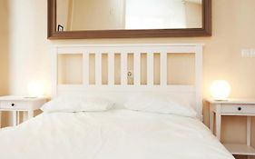 Alc - Modern 2 Bed Apartment In Historic Centre